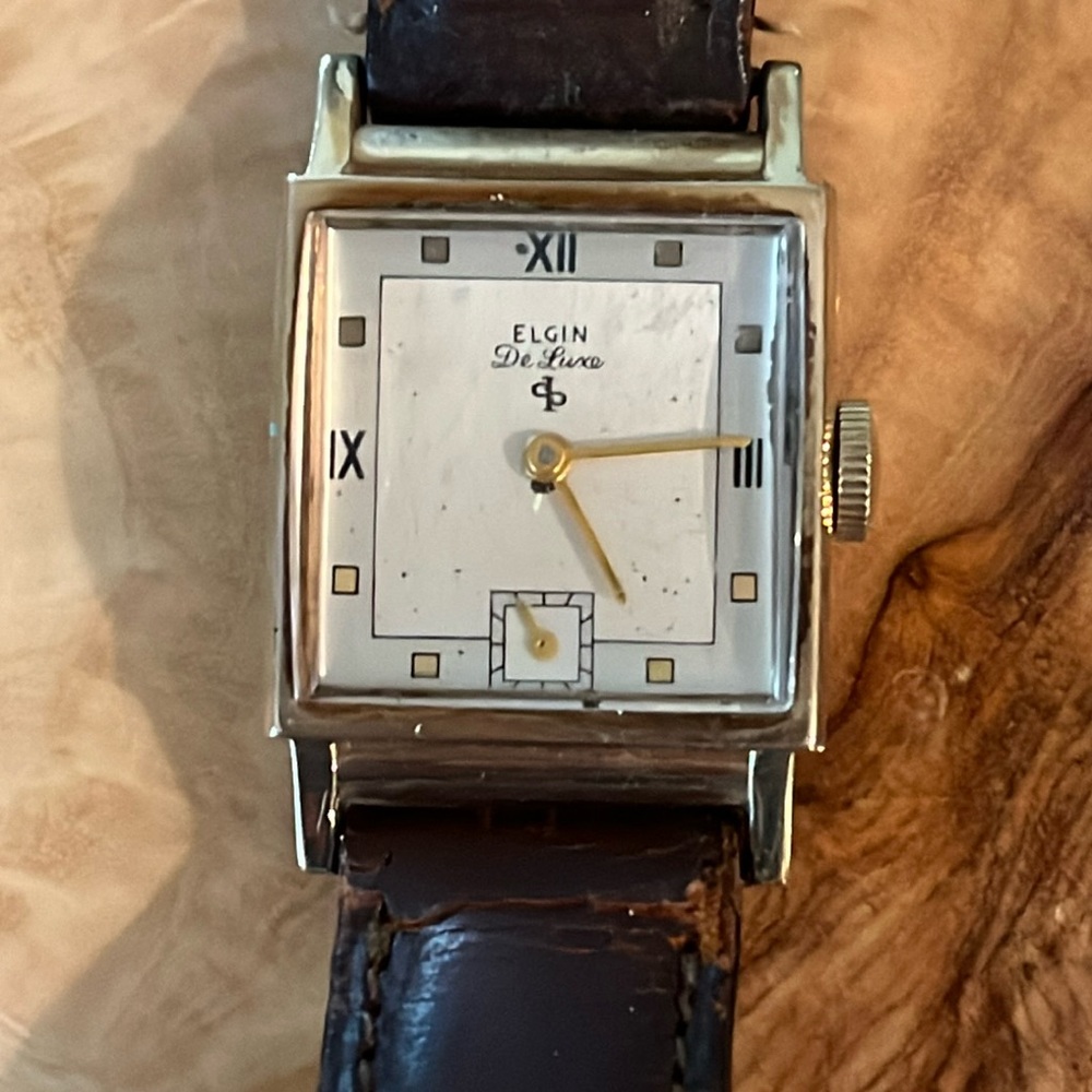 Vintage Men’s Elgin DeLux Watch